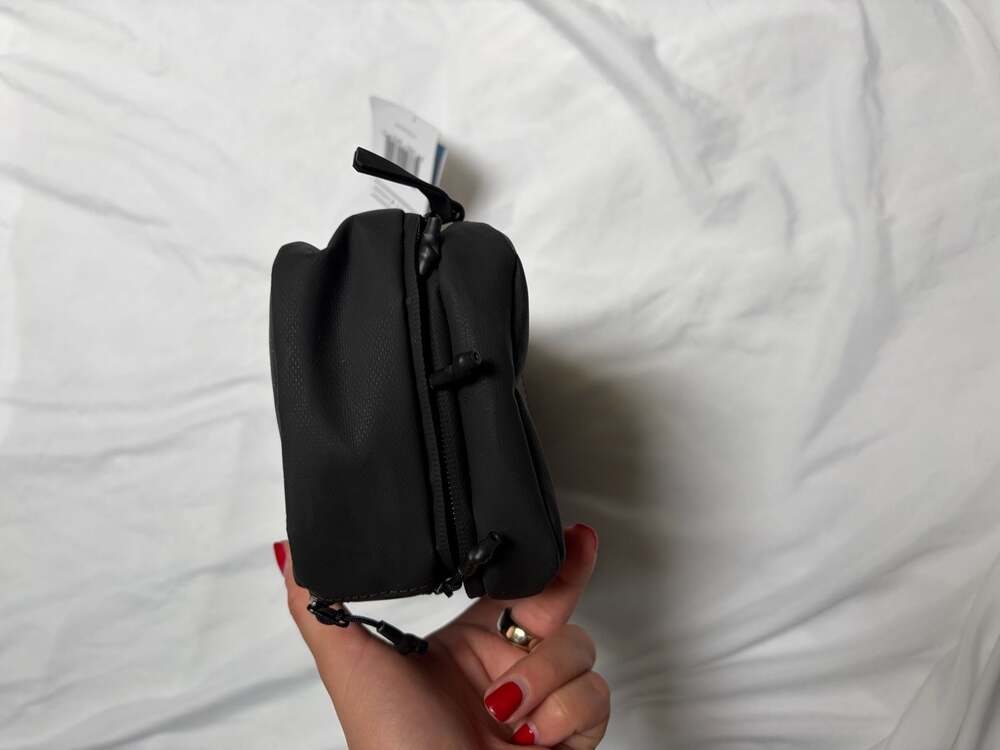 Nomatic Toiletry Bag Black - Picture 9 of 10